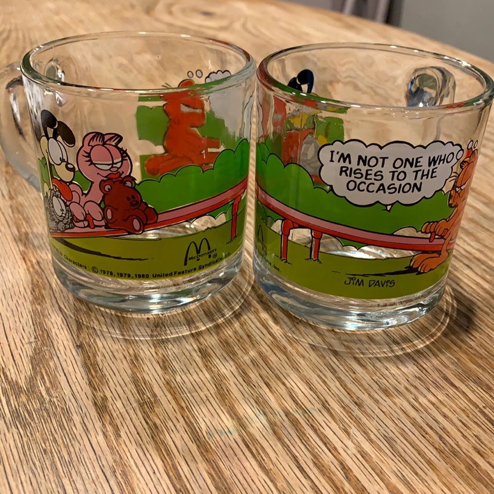 McDonald’s vintage Garfield mugs set of 2